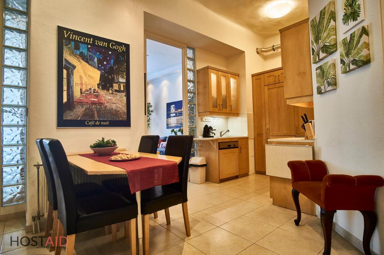 M52 Apartment - Hostaid Budapest Exterior photo