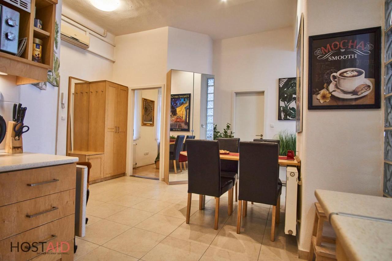 M52 Apartment - Hostaid Budapest Exterior photo